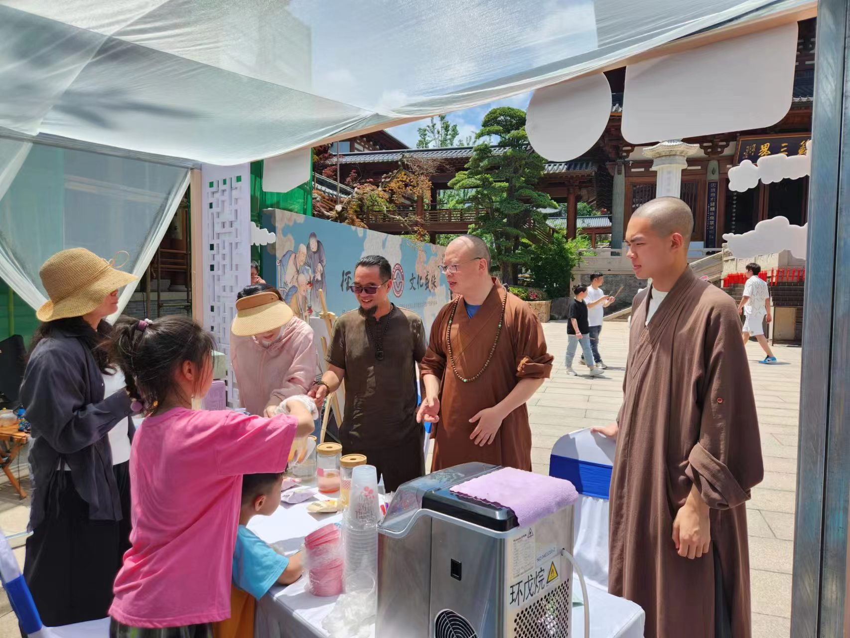 浙茶集团“茶乐蛙”品牌参加人类非遗“径山茶宴”文化推进大会暨杭州佛教“茶宴非遗”专研班开班仪式